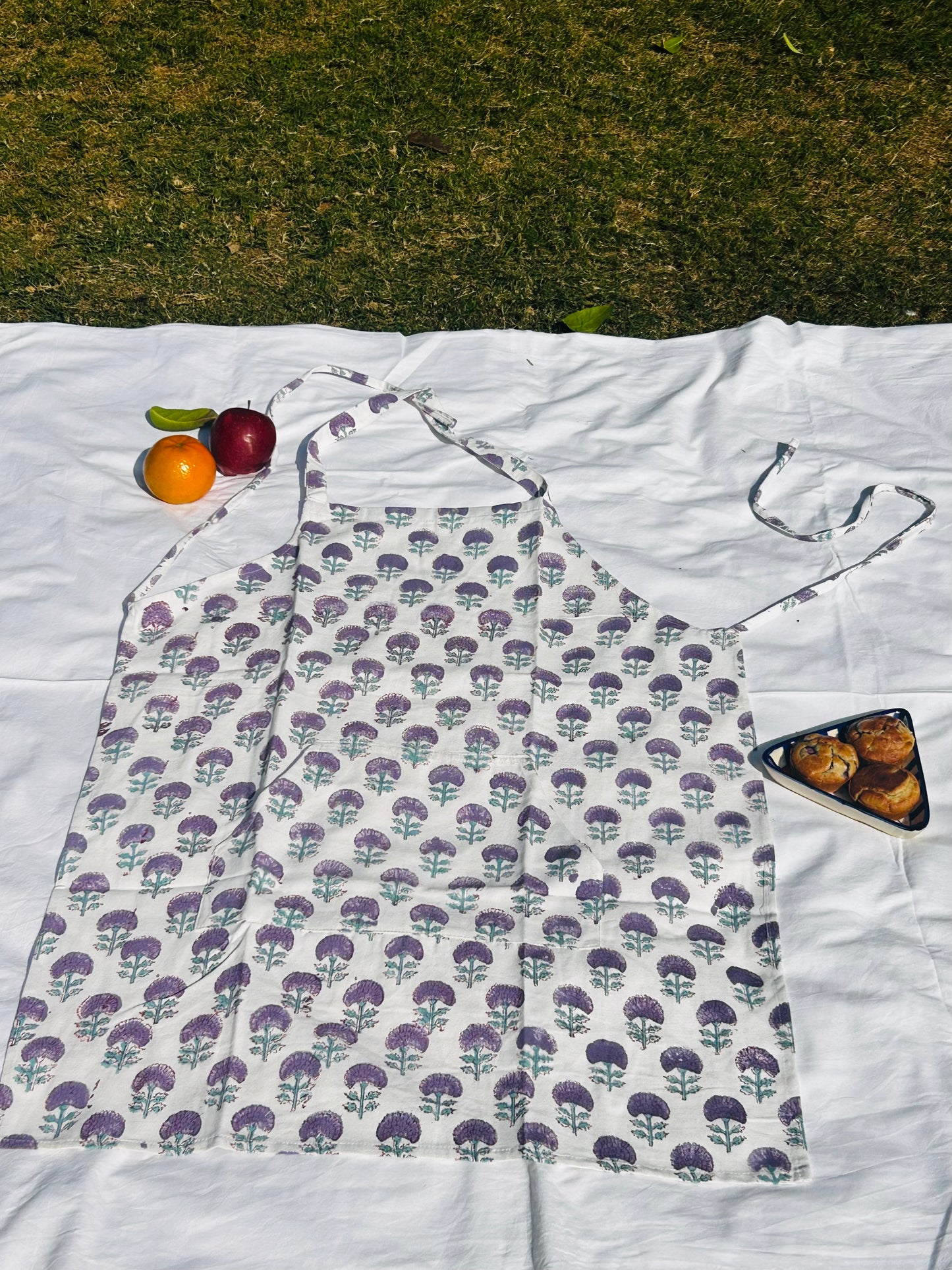 Elegant Lavender Aprons & Mitten Set