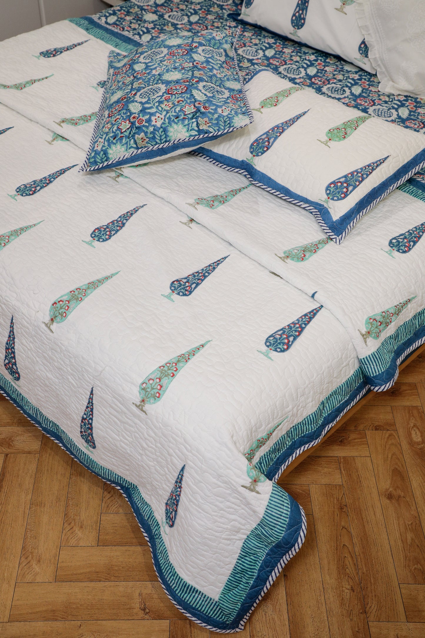 Azure Grove bedding Set ( Bedsheet & Double Bed Dohar )