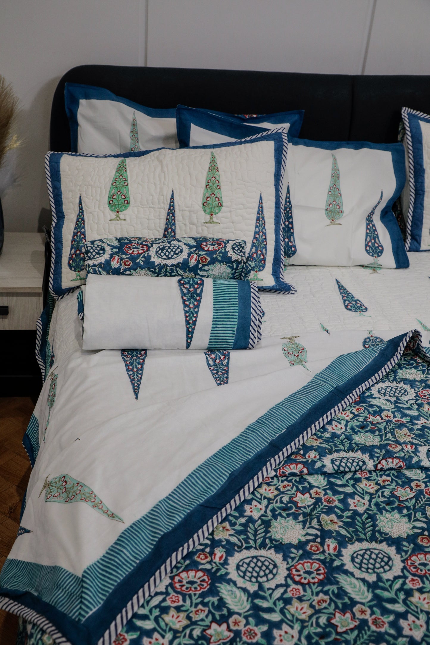 Azure Grove bedding Set ( Bedsheet & Single Bed Dohar )