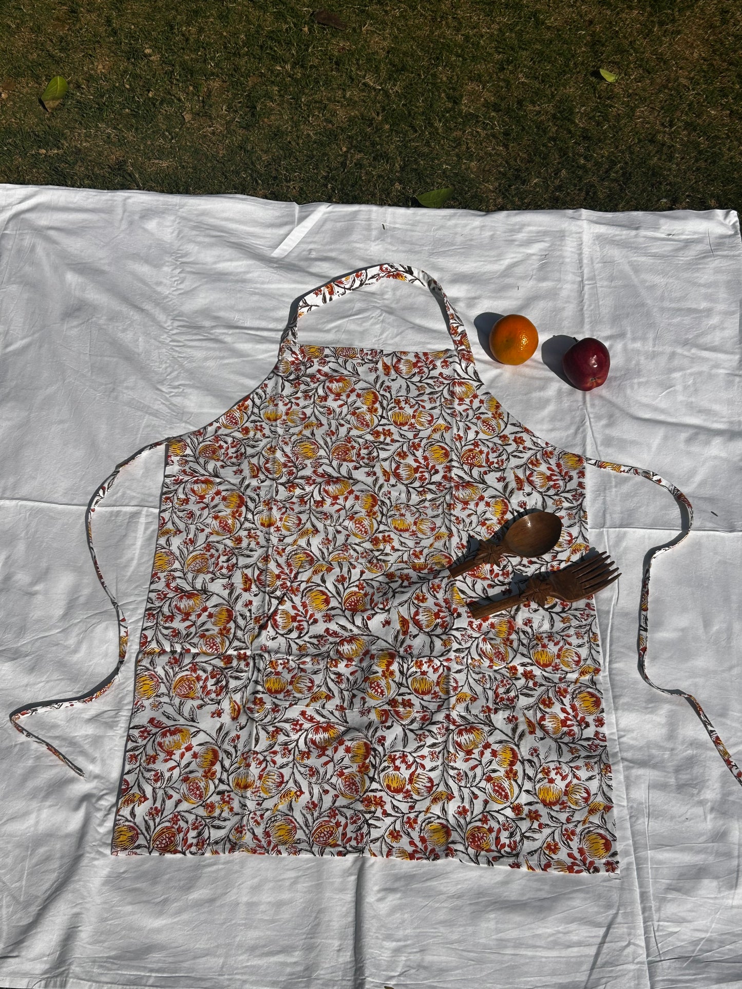 Pomegranate Inspired Aprons & Mitten Set