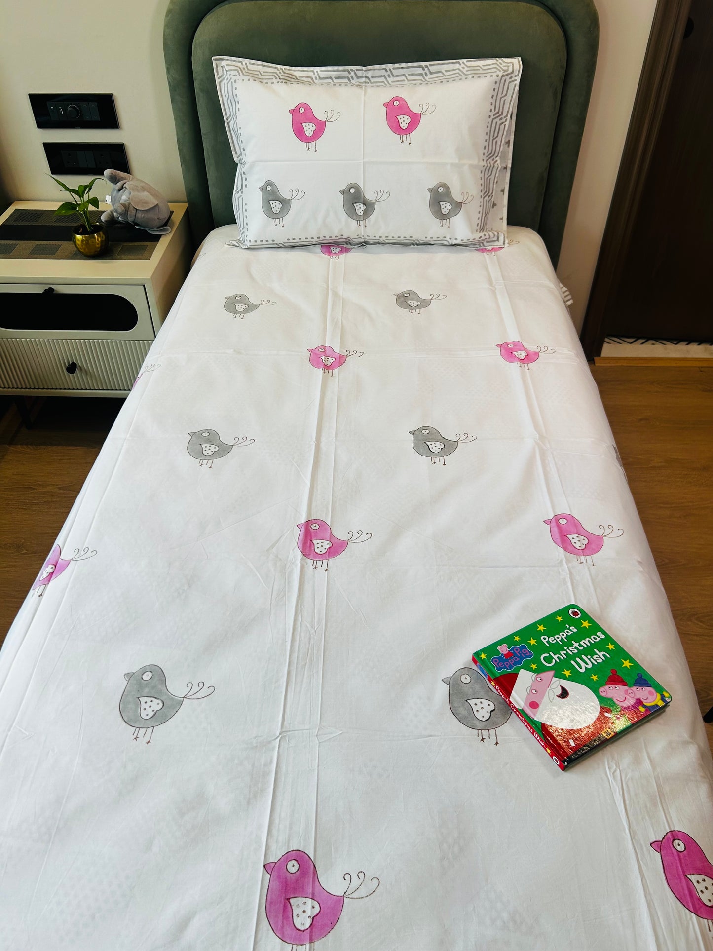 Tweety's Wild Sleepover Bedsheet