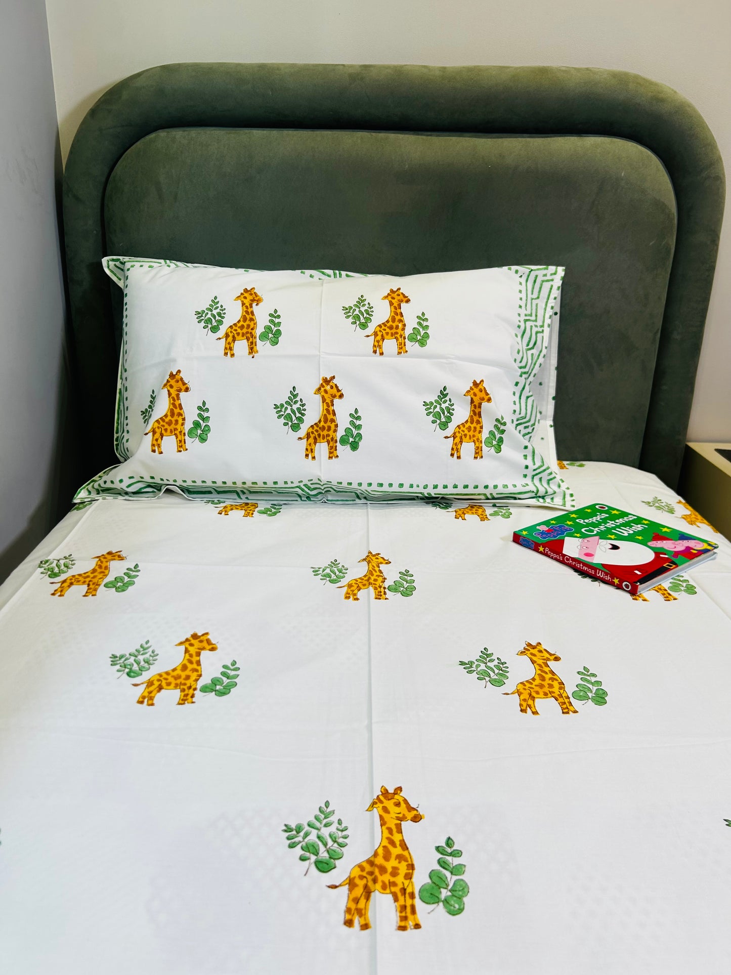 Giraffe Haven Kids Bedsheet