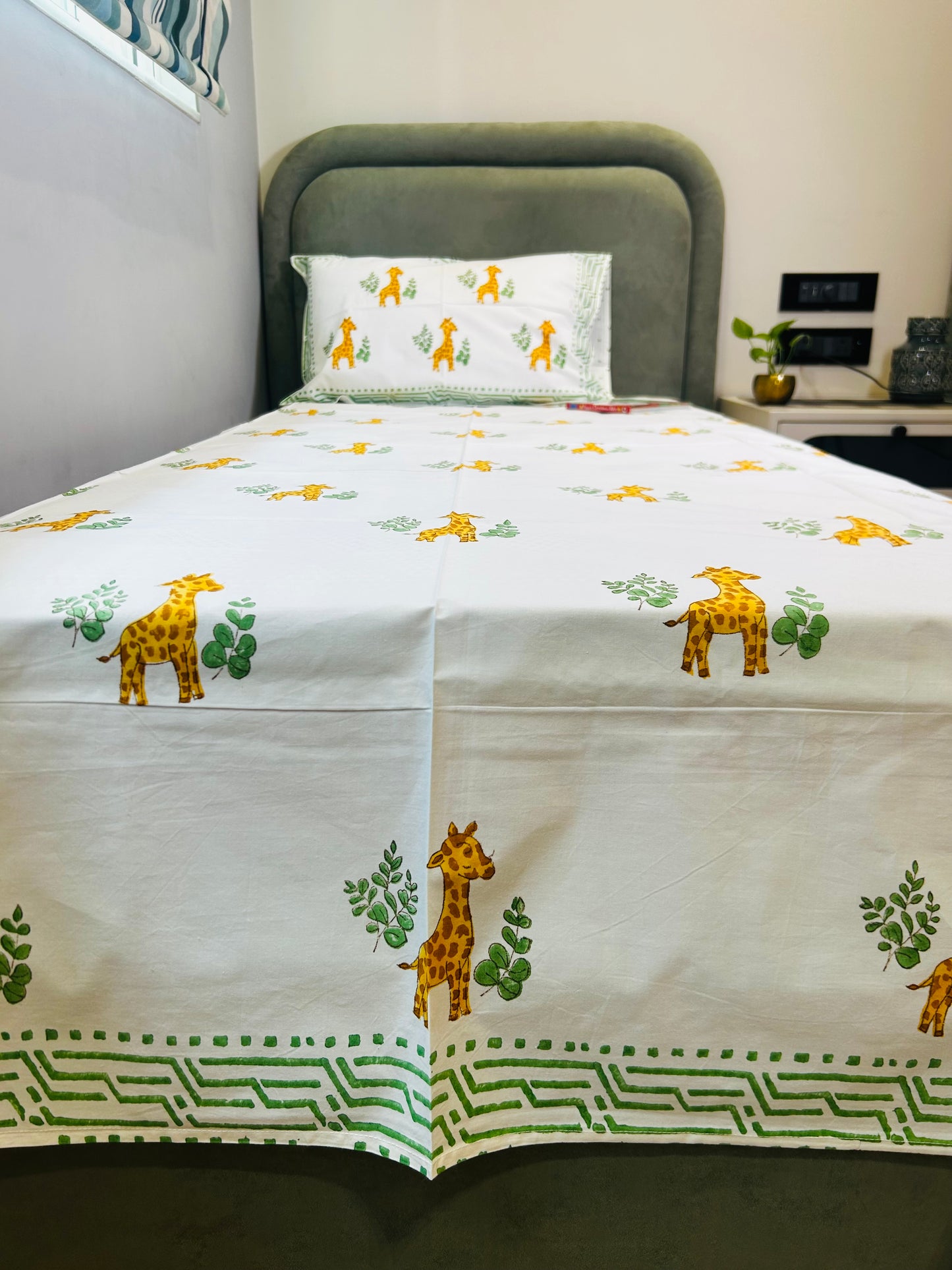 Giraffe Haven Kids Bedsheet