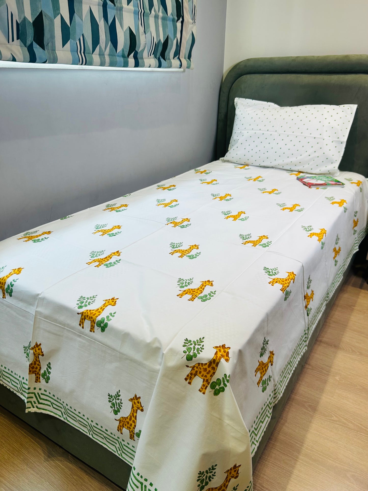 Giraffe Haven Kids Bedsheet