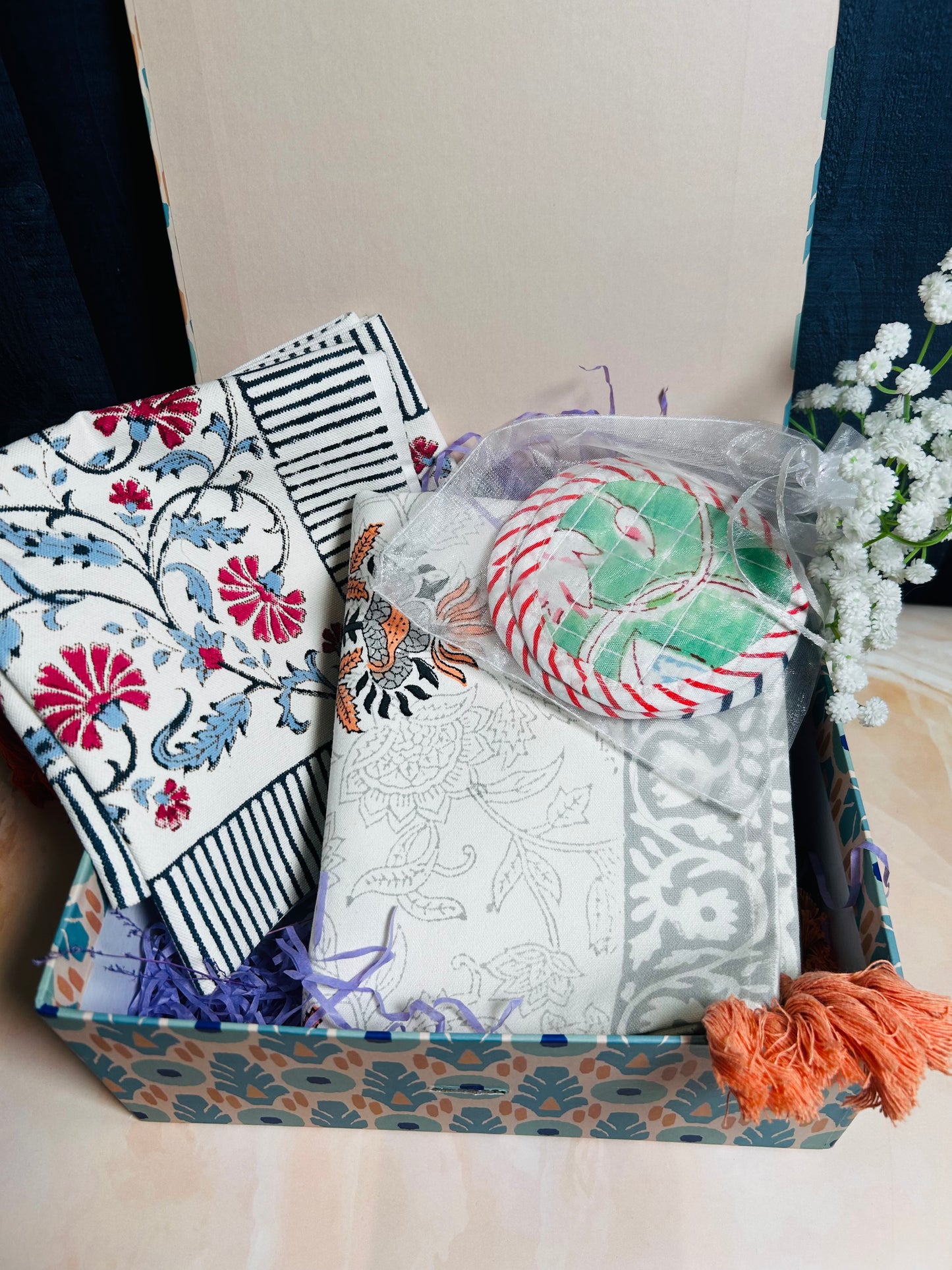 Home Harmony Gift Box