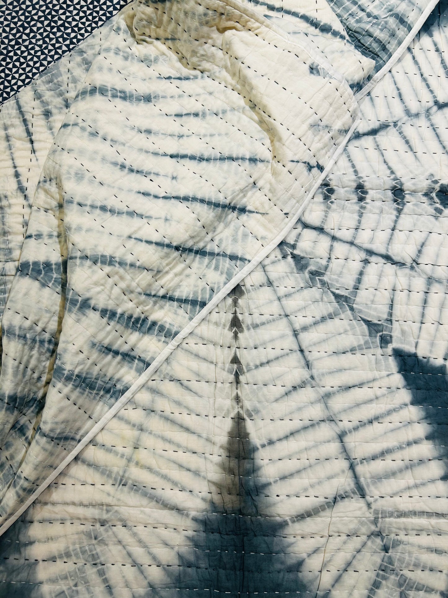 Two-Tone Neel Kantha bed cover