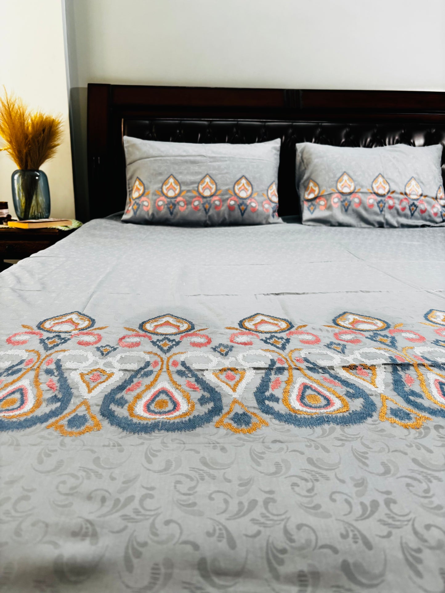 Jacquard Embroidery Bedsheet