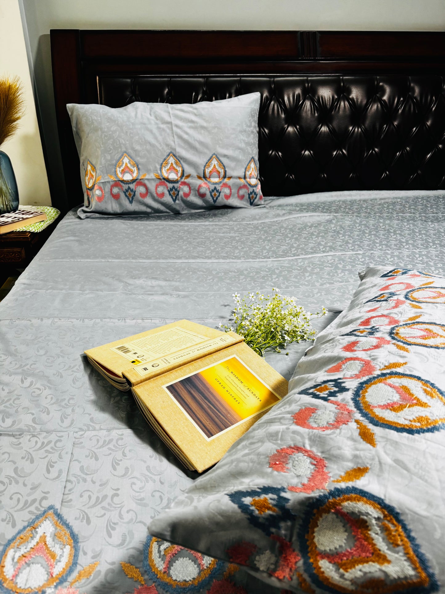 Jacquard Embroidery Bedsheet