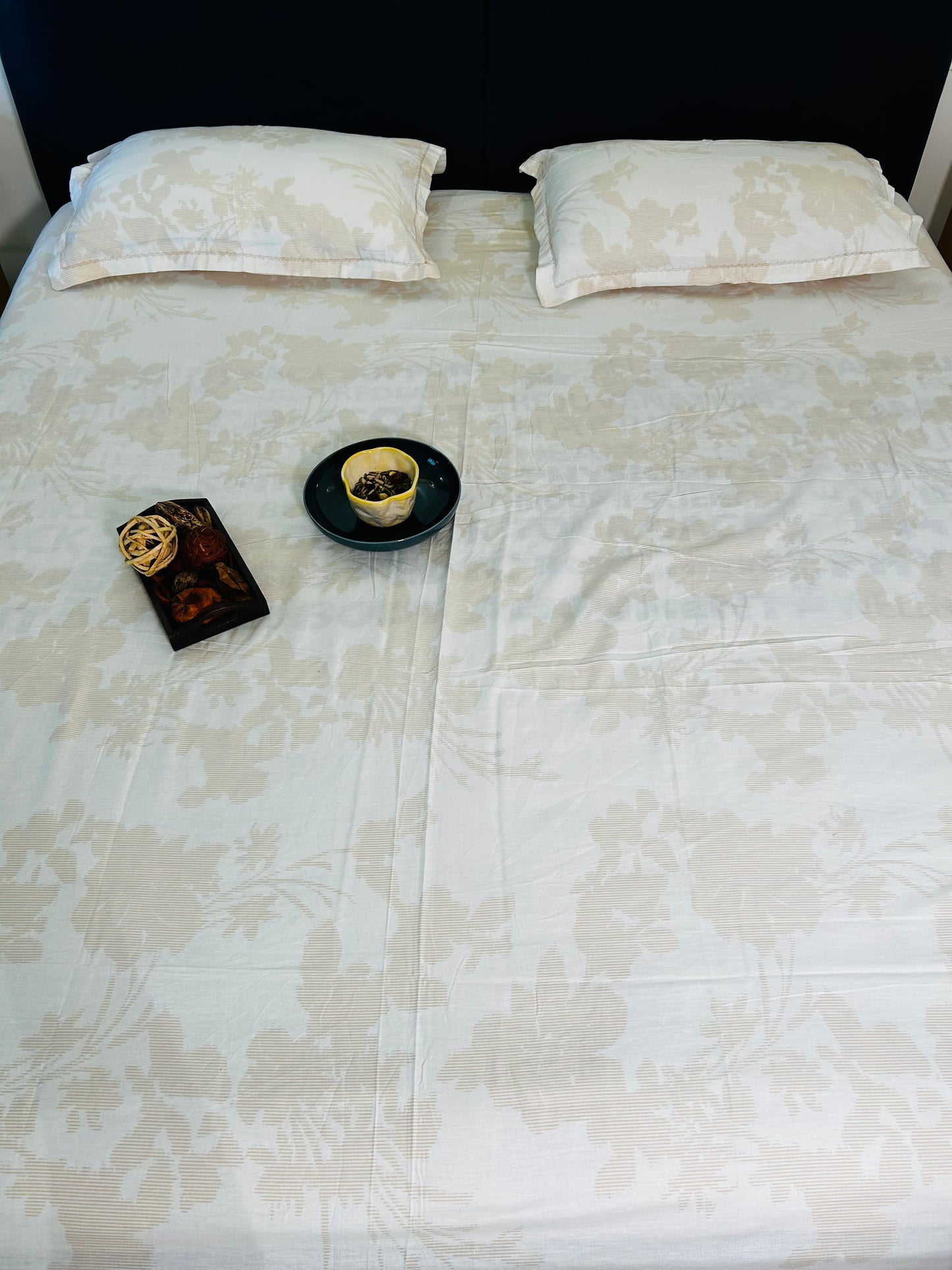 Double Bedsheet : Beige & Cream Print
