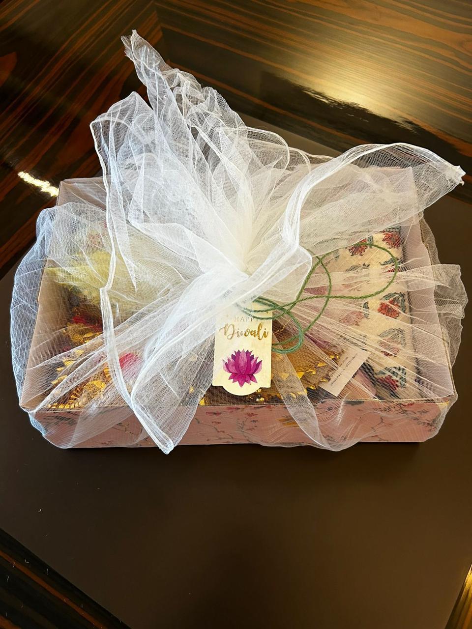 Aura Bath Gift Hamper