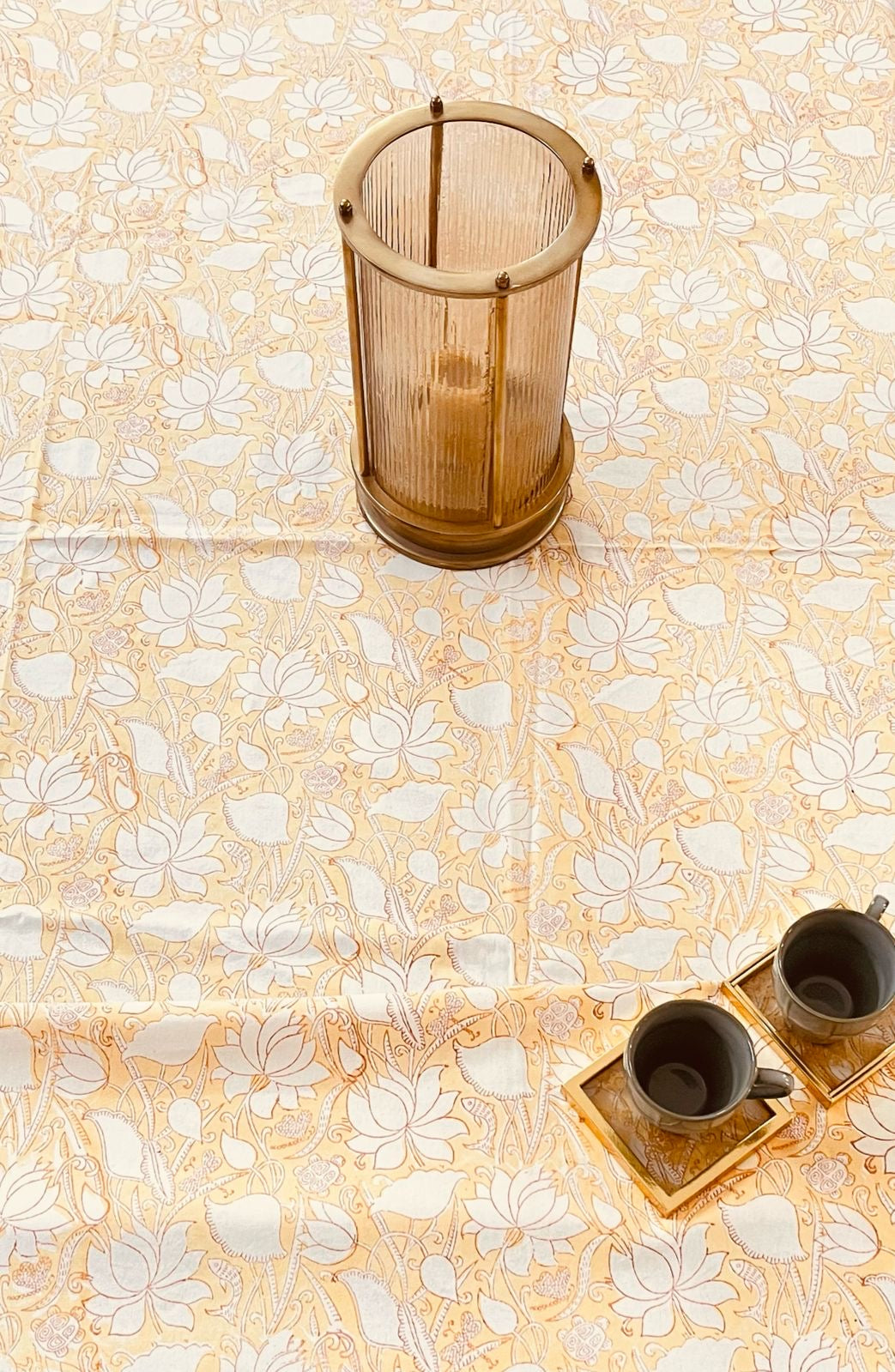 Sunshine Splash Table Cover