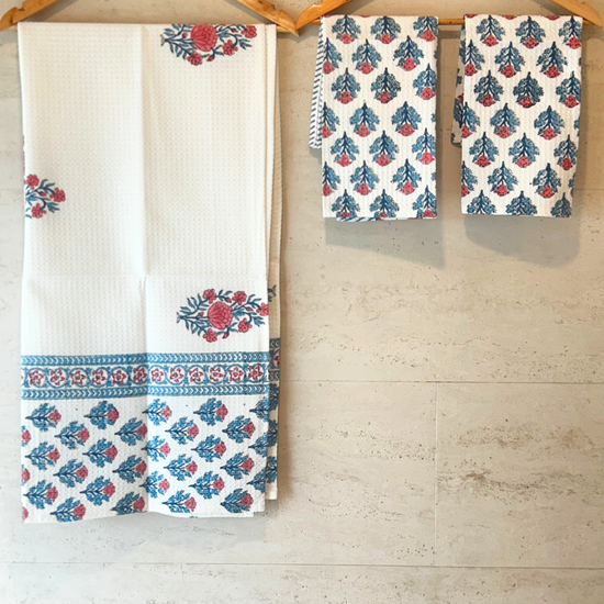 Gulabi Phool Waffle Towel Set