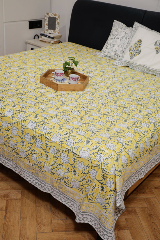 Golden Haze Bedsheet