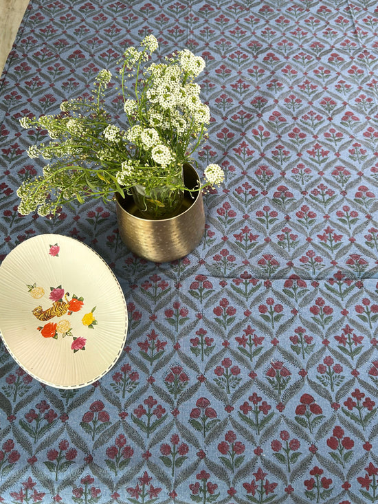 Floral Retreat Table Cover