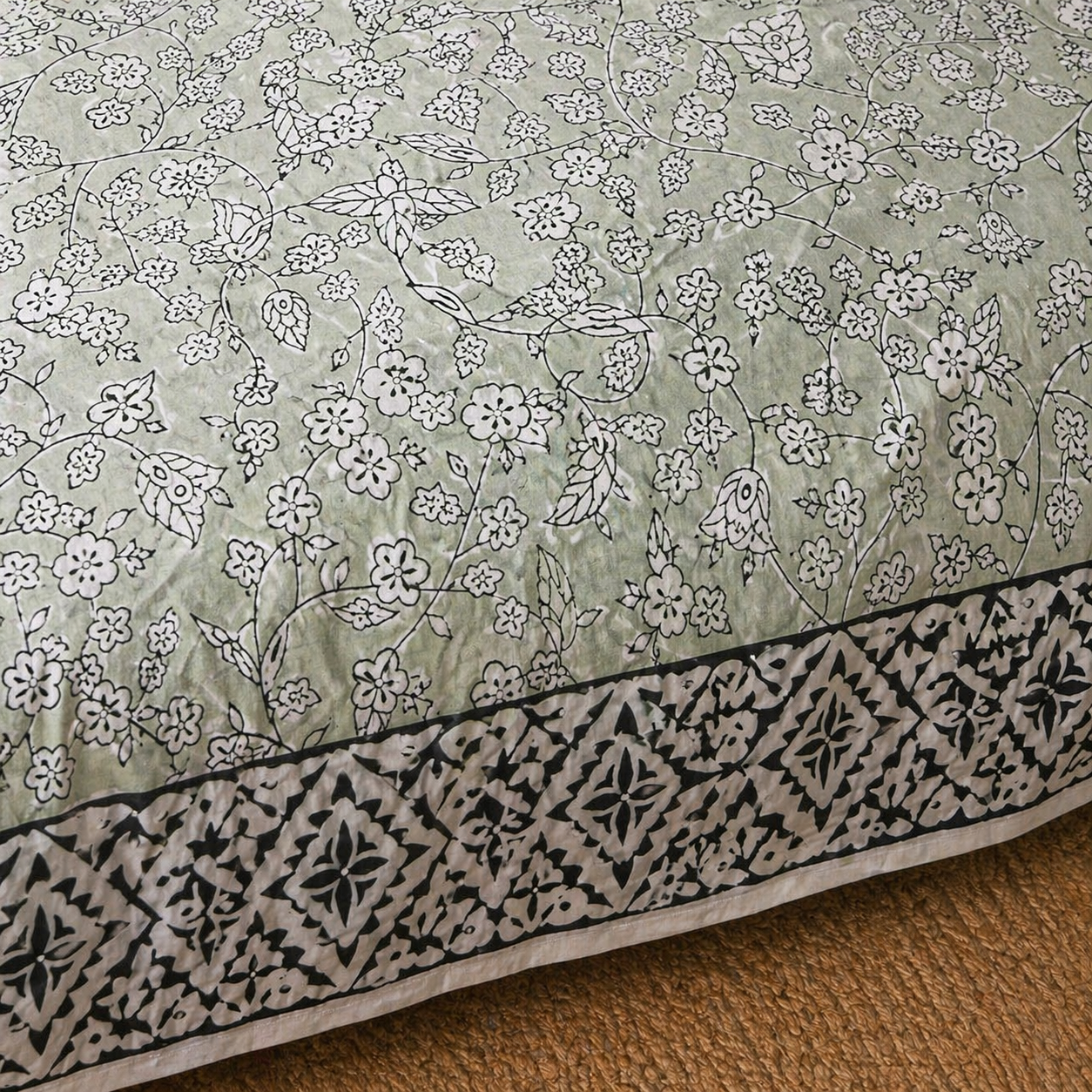 Delicate Vines Bedsheet Superkingsize