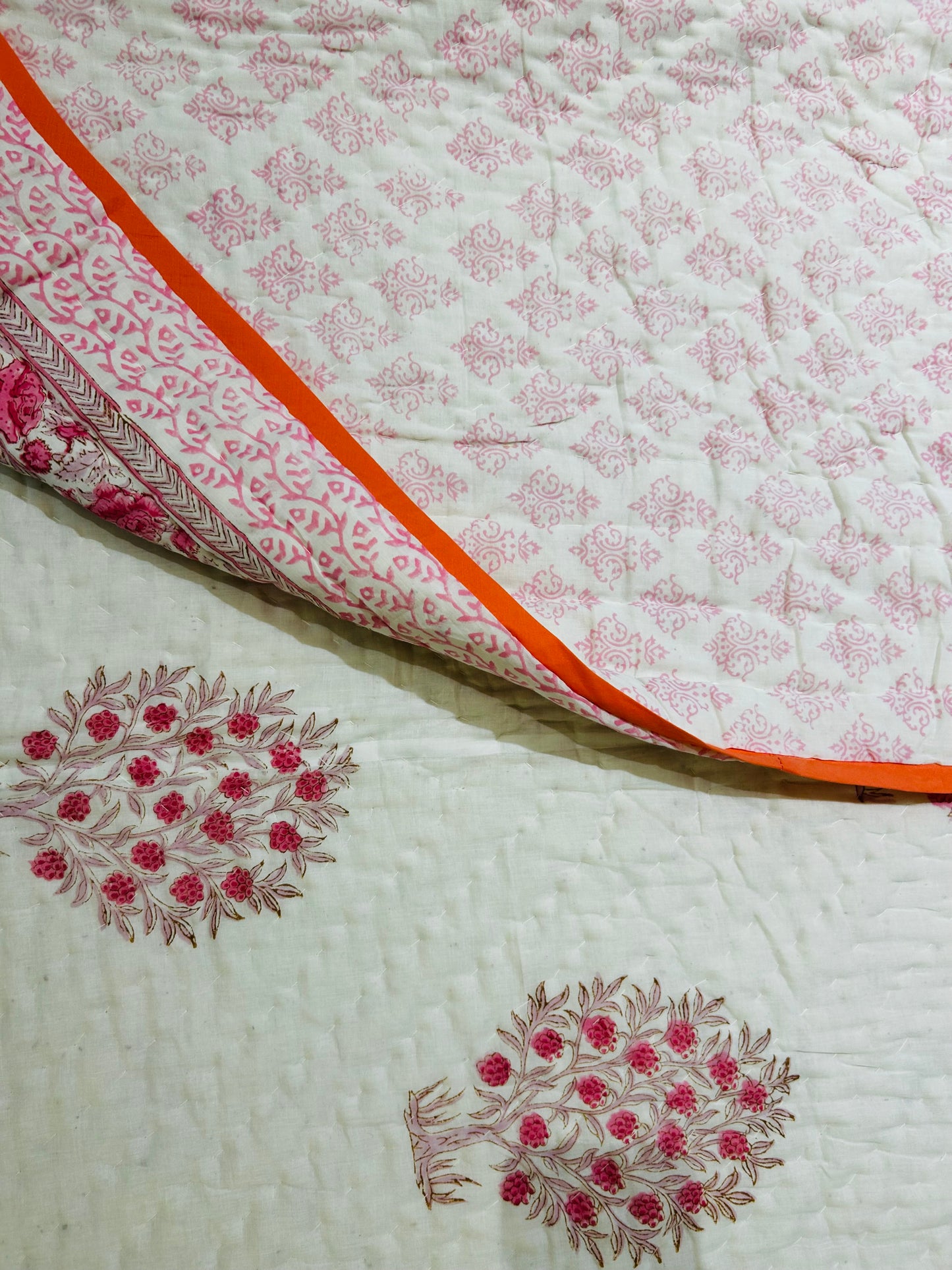 Floral quilt – White Base with Rust & Pink