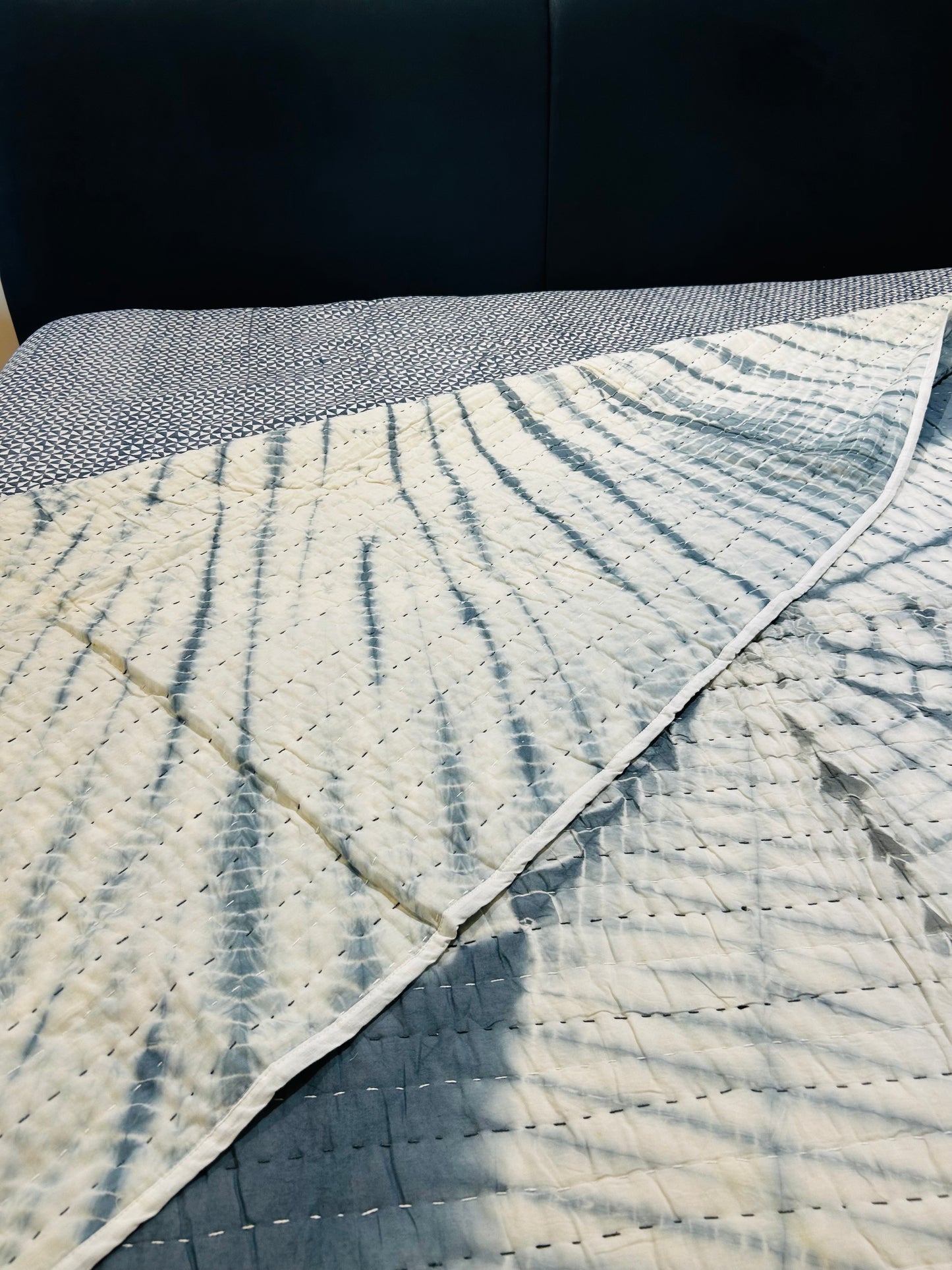 Two-Tone Neel Kantha bed cover
