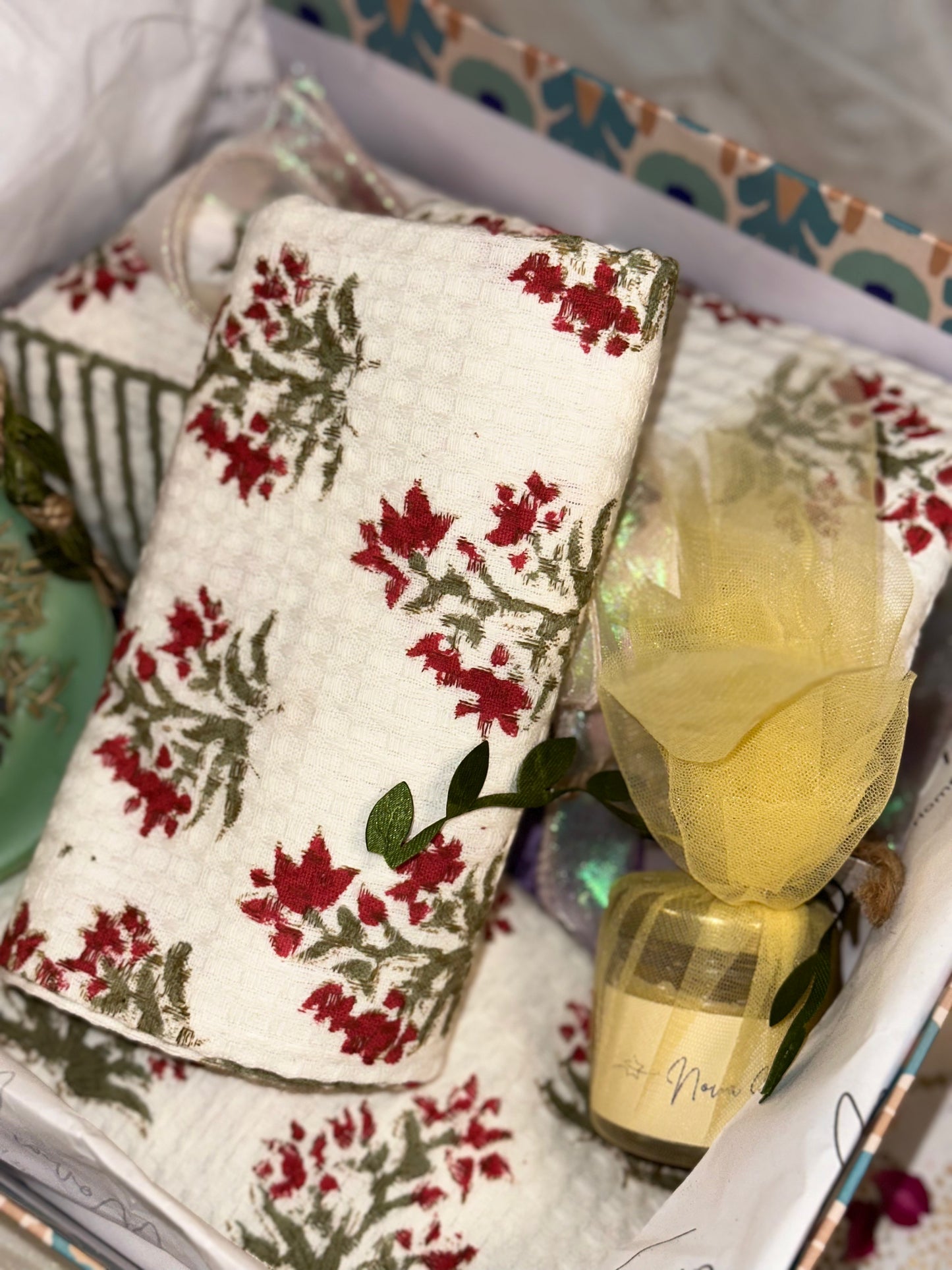 Aura Gift Hamper