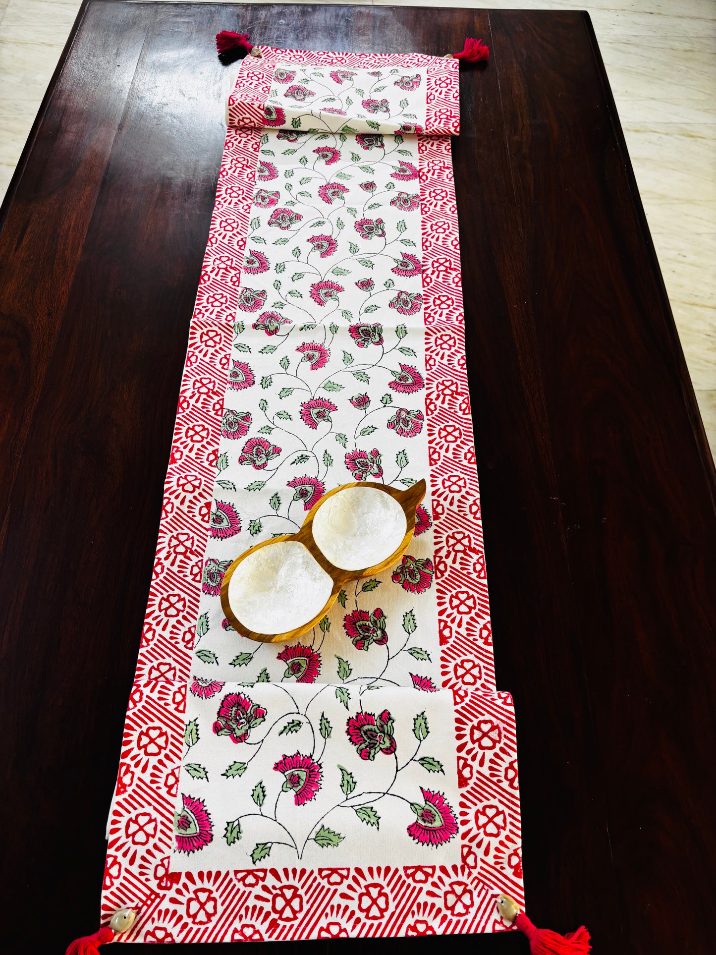 Blushing Beauty Table Runner