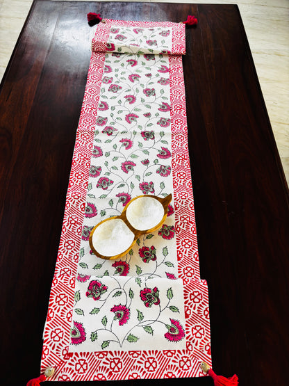Blushing Beauty Table Runner