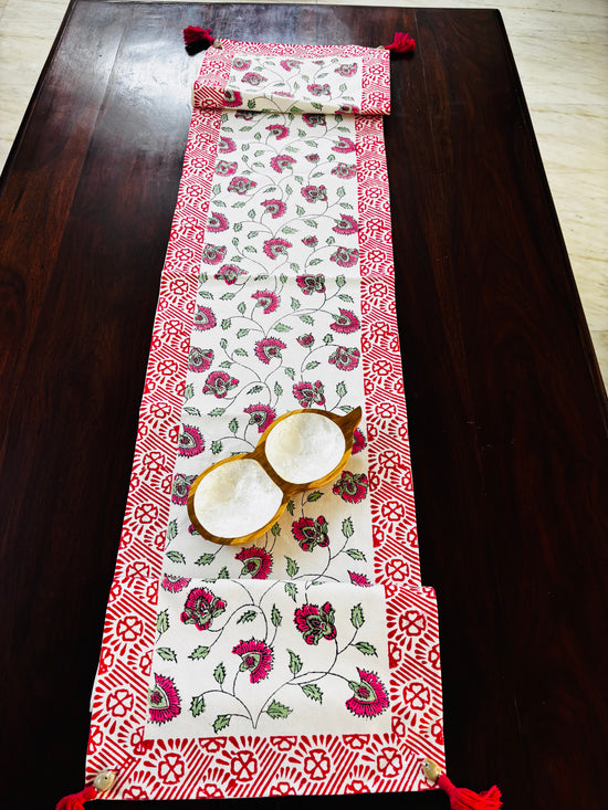 Blushing Beauty Table Runner