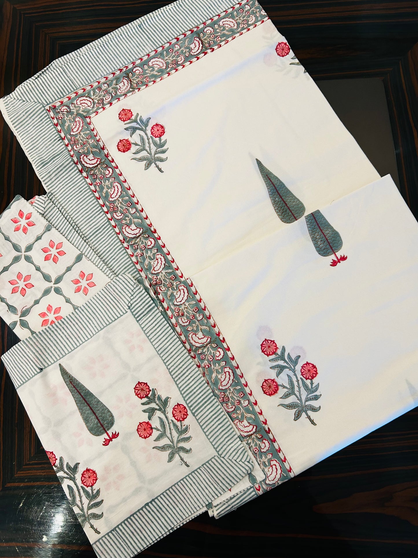 Whispering Grove Bedsheet Double bed