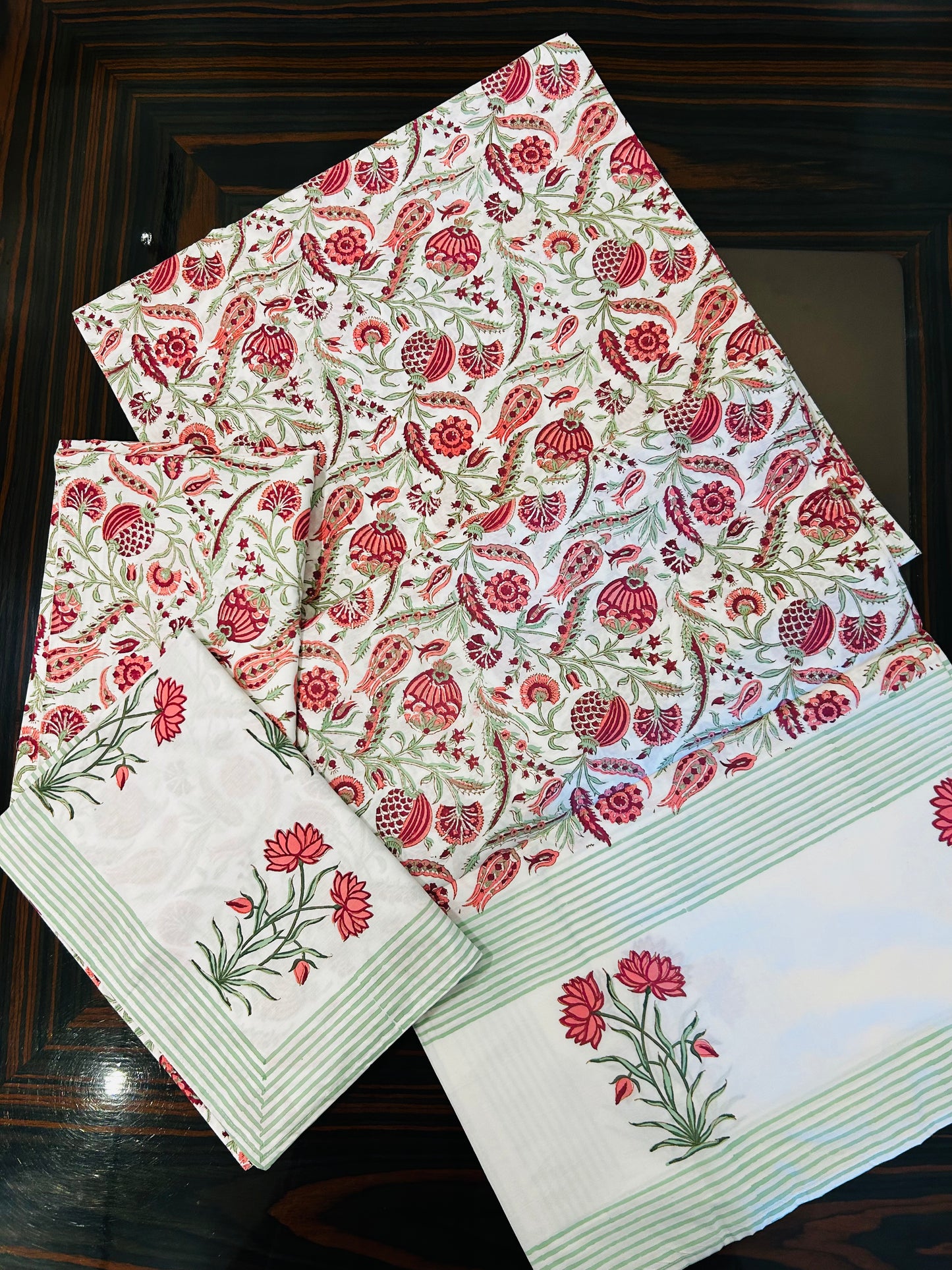 Rose Bloom Bedsheet Double bed