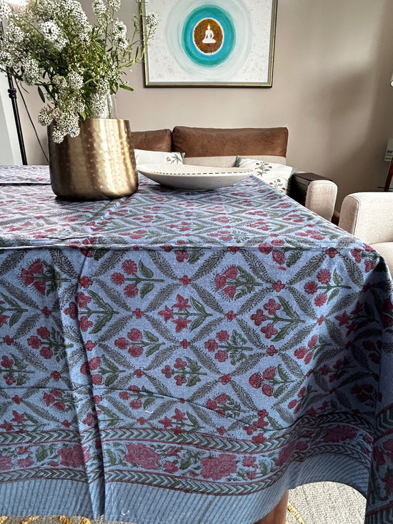 Floral Retreat Table Cover