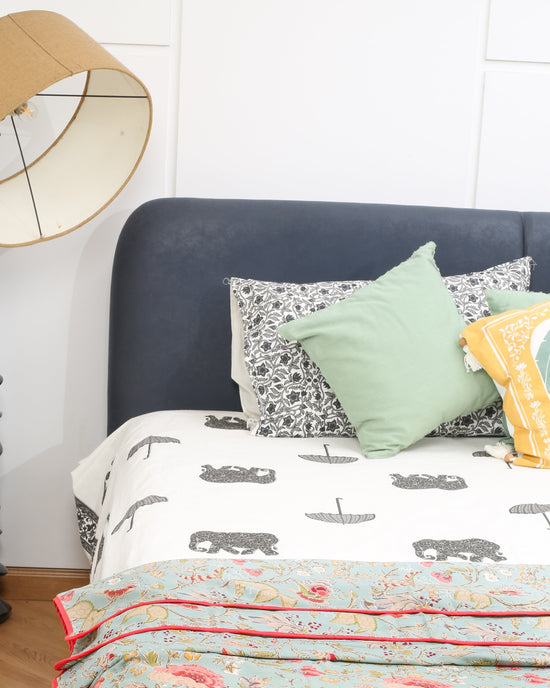 Black & Grey Elephant motifs Bedsheet