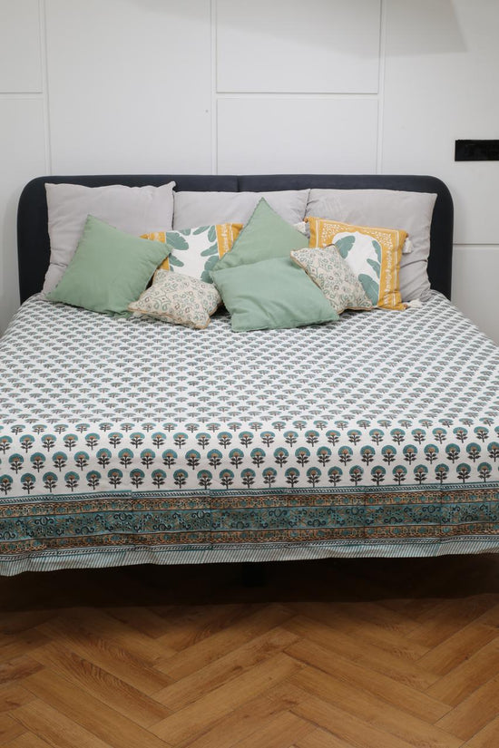 Double Bed Cover : Floral Blue Motifs