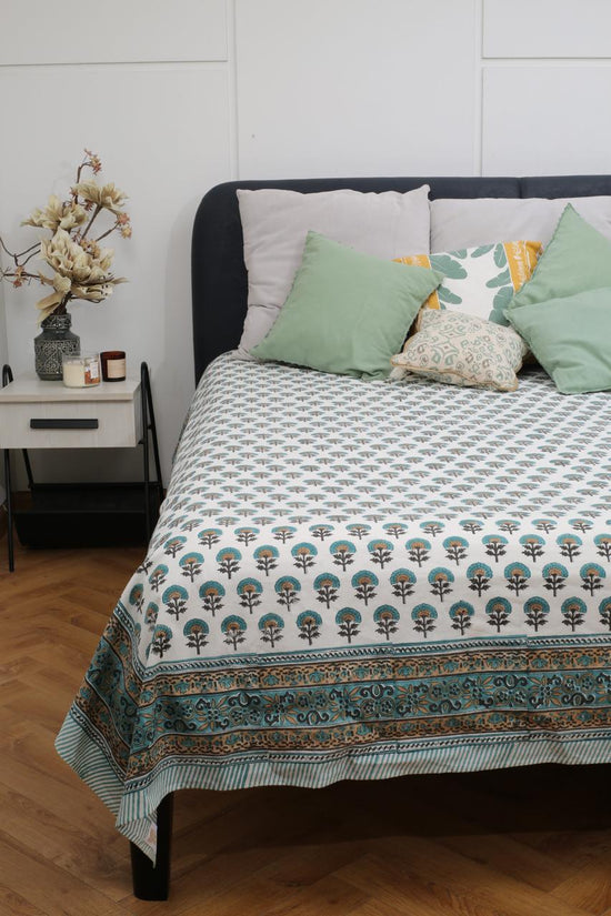Double Bed Cover : Floral Blue Motifs